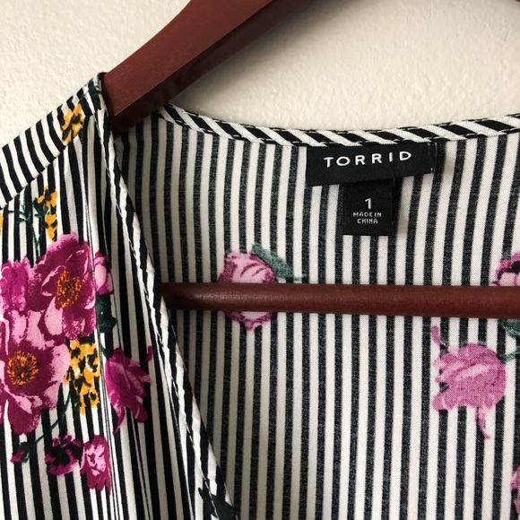 Torrid Floral Stripe Challis Wrap Dress Size One - Picture 7 of 13